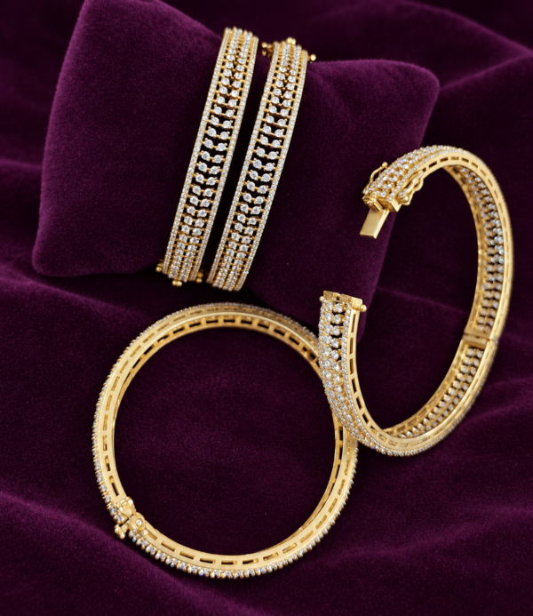Ad bangle set